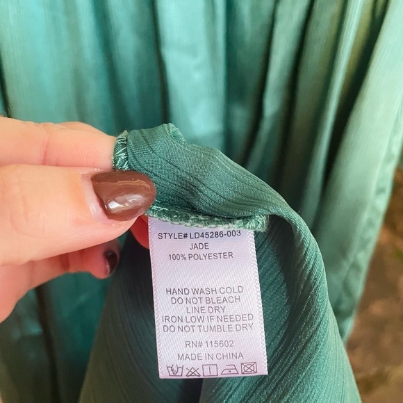 Lush Green Satin Long Sleeve Midi Dress - Picture 8 of 8